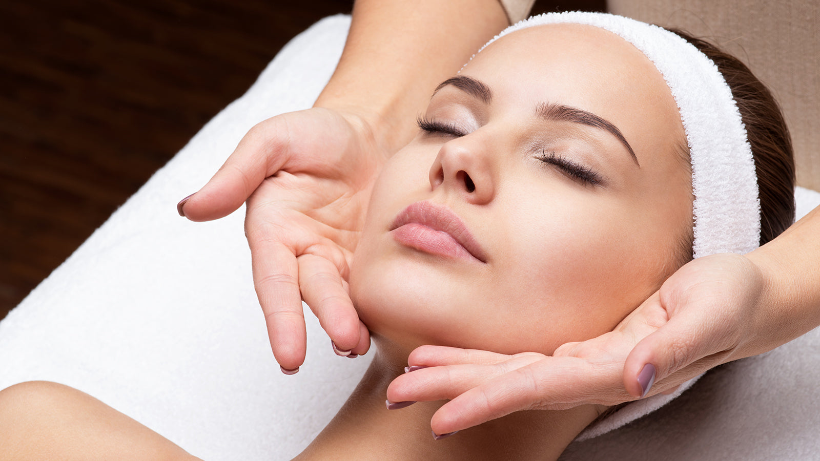 NEW CLASSIC GEMSTONE FACIAL + MASSAGE